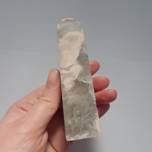 Green Quartz x Flower Agate Tower - Picture 4 of 4